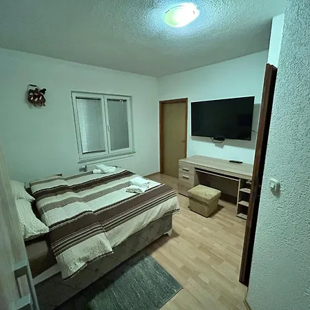 Διαμέρισμα Apratmani Ivic *